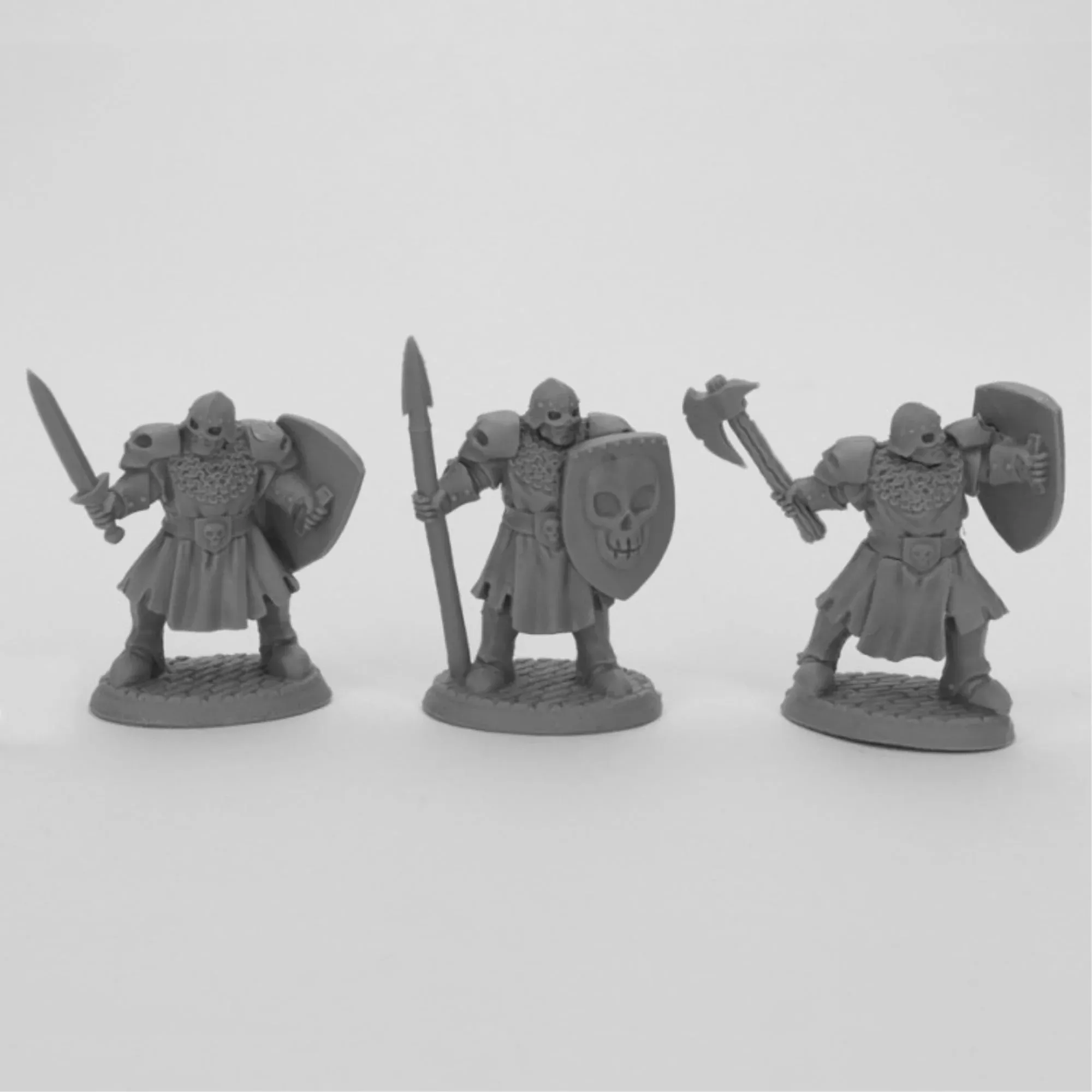 212 Main Bones Maggotcrown Men At Arms Miniatures, Black - Pack Of 3