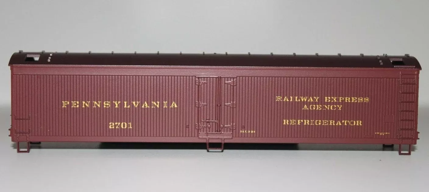 Athearn 5334 HO Scale 50' Express Reefer (Blue Box Kit) PRR 2701 - NOS