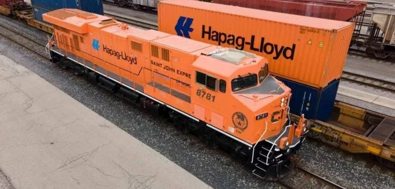 Athearn Genesis G83098 HO Scale GE ES44AC Canadian Pacific "Hapag-Lloyd" CP 8781