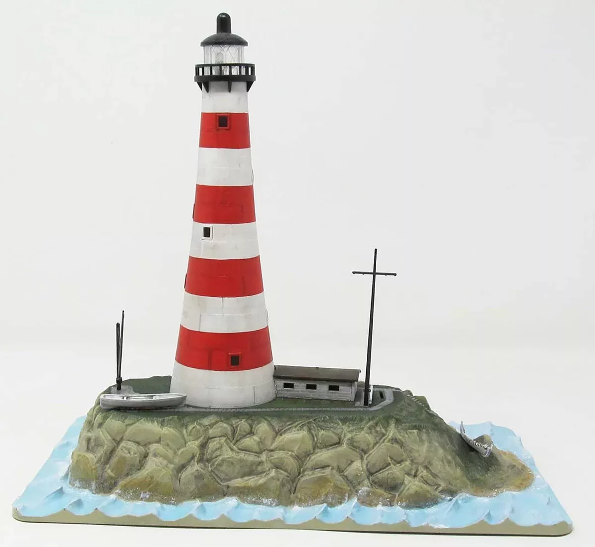 Atlantis Models 70779 1/160 (N Scale) Lighthouse with Dioramma Base Kit