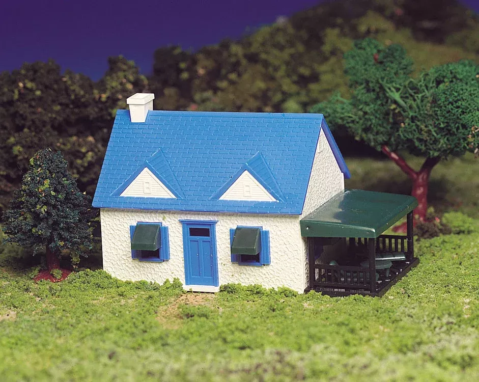 Bachmann Plasticville 45131 HO Scale Cape Cod House Kit