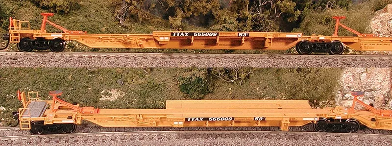 Bowser 40798 HO Scale 3-Unit Trinity Spine Car Set TTAX 355106 - USED