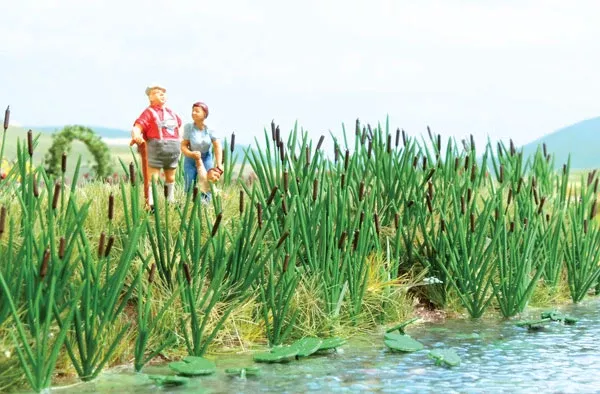 Busch 1256 HO Scale Cattails and Bull Rush Plants
