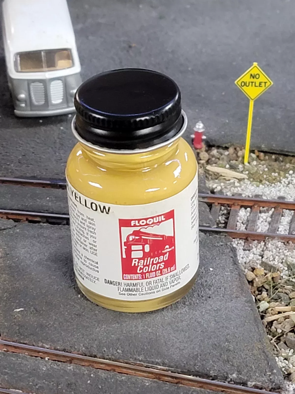 FloquilF110133 Southern Pacific SP Armour Yellow 1oz Enamel Paint - NOS