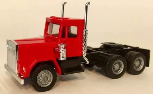 Herpa 15253 HO Scale American Trucks - Tractor Only -- Heavy Haul Pacific Tractor, Short Chassis (Painted)