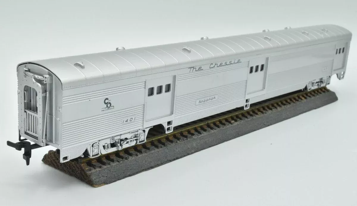 IHC 47310 HO Scale Corrugated Side Baggage The Chessie Chesapeake & Ohio C&O 1401 -NOS