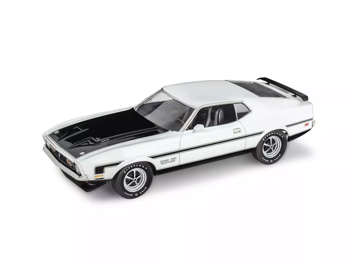 Revell 14512 1/25 1971 Mustang Boss 351 Skill Level 4 Model Kit