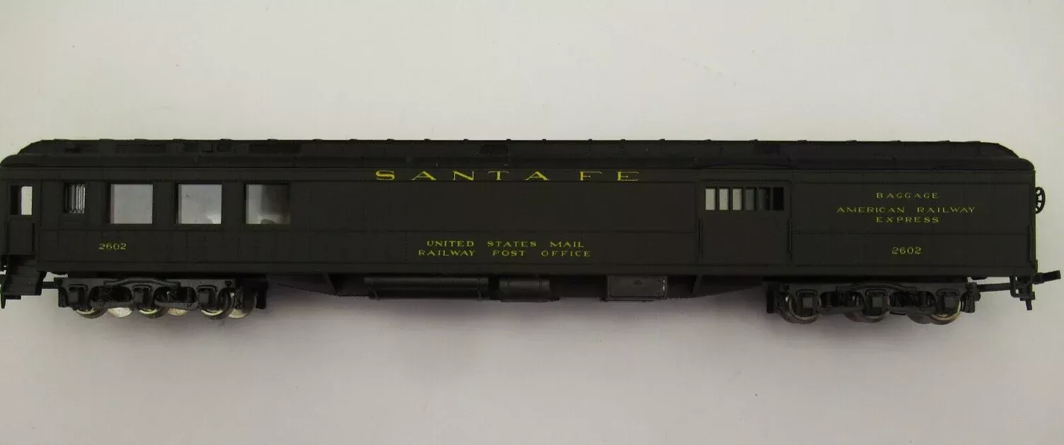 Rivarossi HO Scale 2716/0 Heavyweight Combine Santa Fe ATSF 2602 - NOS