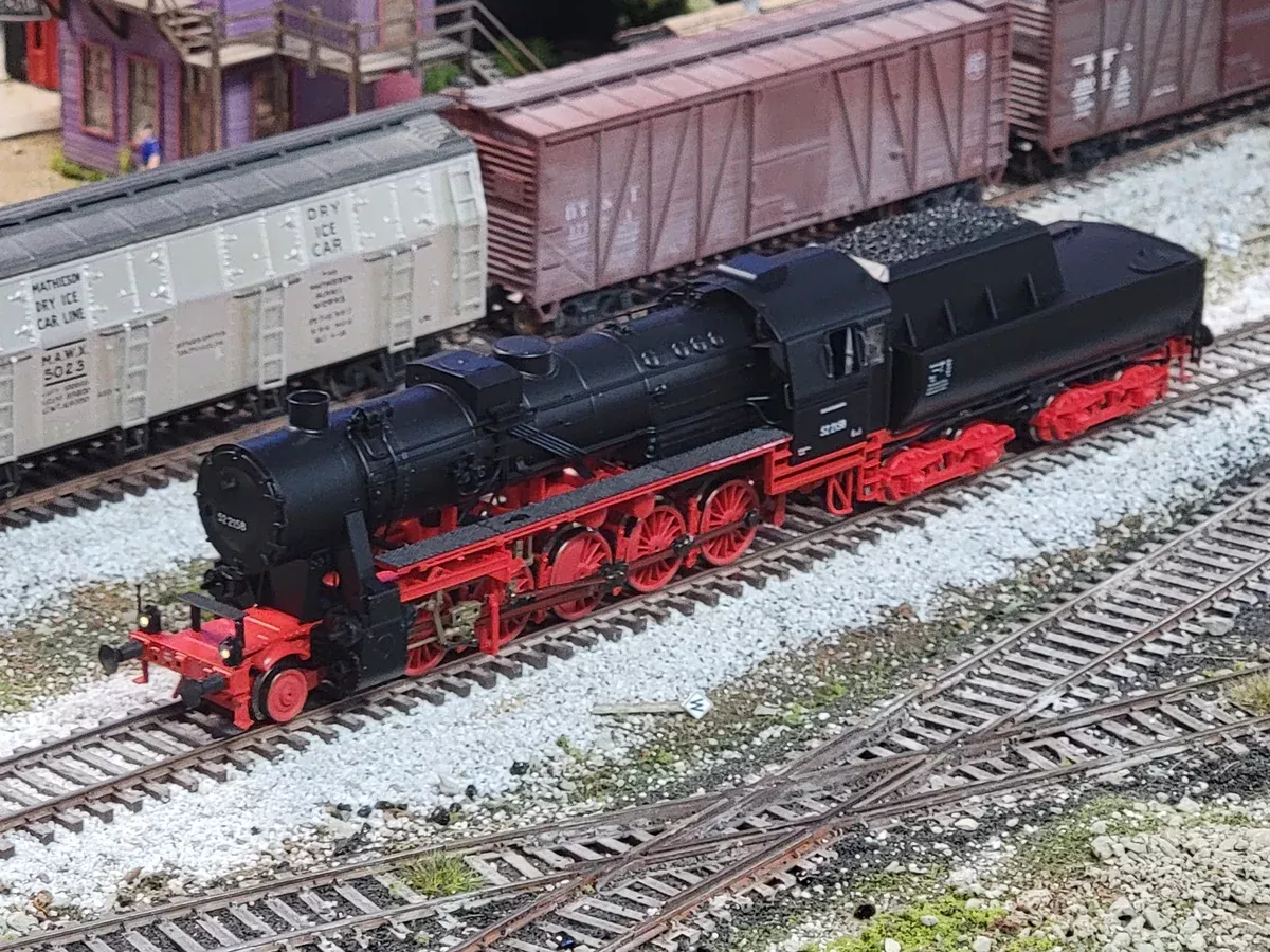 Roco 62282 HO Scale 2-10-0 BR 52 Steam Locomotive DB 52 2158 with DCC -USED