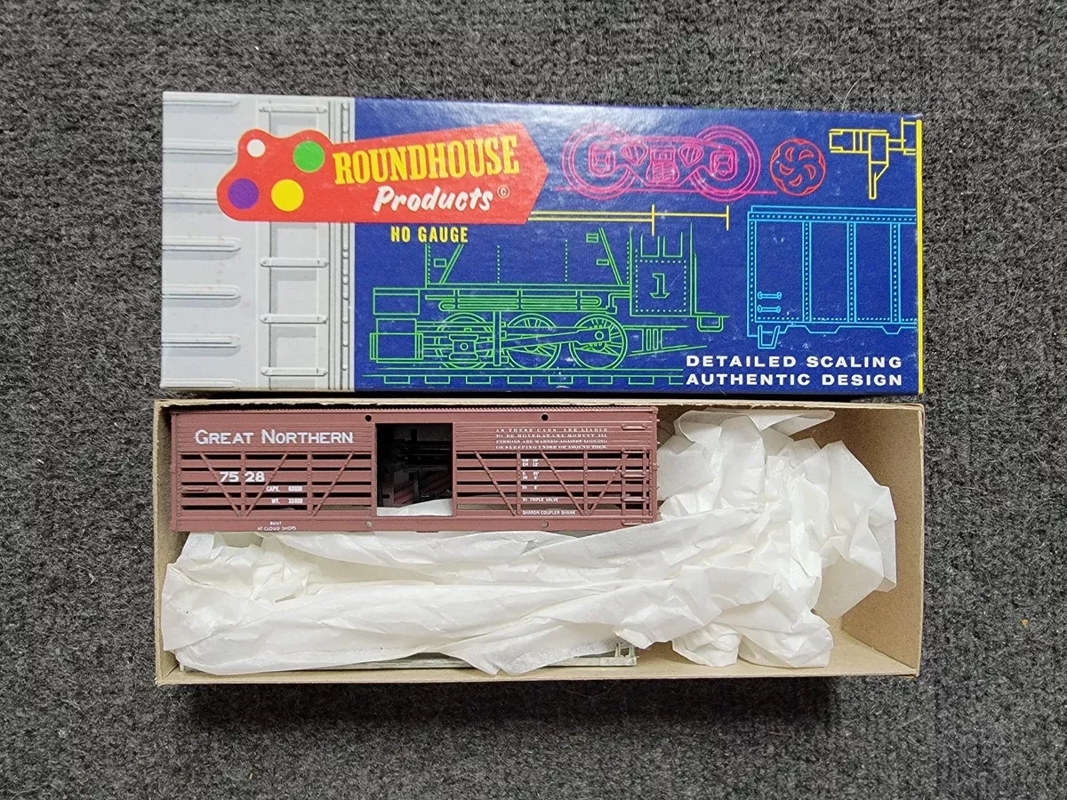 Roundhouse 3263 HO Scale 36' Stock Car Kit Great Northern GN 7528- NOS