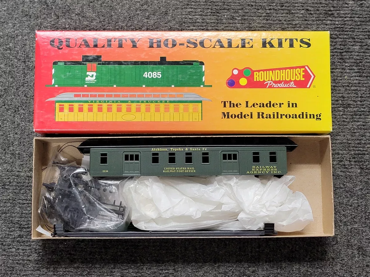 Roundhouse 5202 HO Scale 50' Overland Mail/RPO Passenger Car Santa Fe ATSF 2596 - NOS