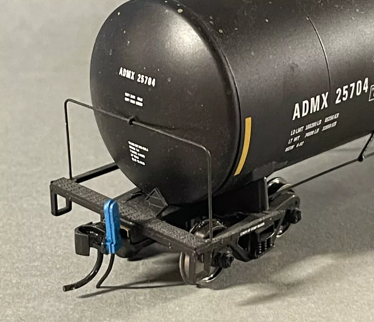 Wallace Locomotive Works SCAL-007SAHO Scale Blue End of Train Device V2 Stand Alone Lightable (2 Pack)
