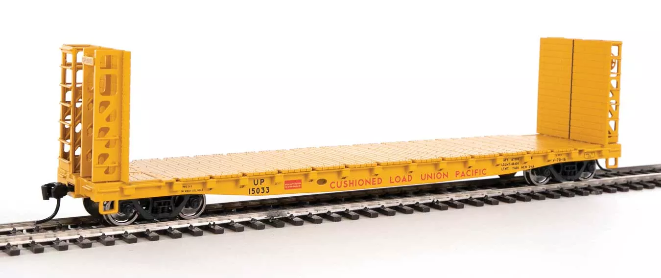 Walthers 910-5916 HO GSC Bulkhead Flatcar Union Pacific UP 15033