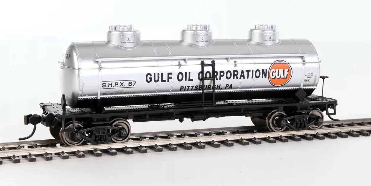 Walthers Mainline 910-1136 HO Scale 3 Dome Tank Car Gulf Oil SHPX 67