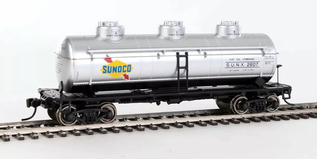 Walthers Mainline 910-1141 HO Scale 3 Dome Tank Car Sunoco SUNX 2607
