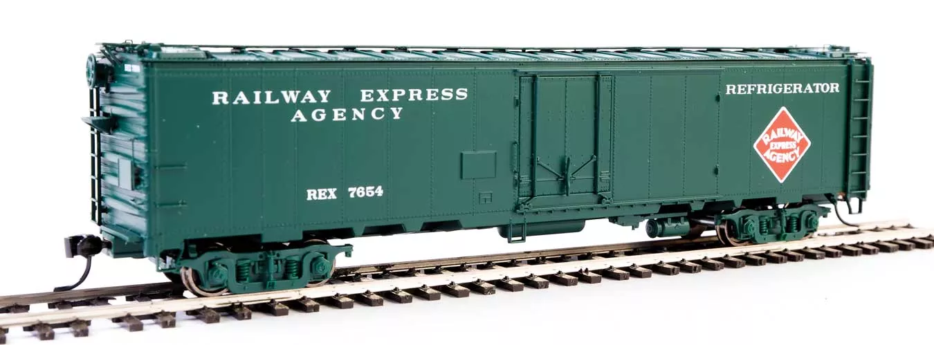 Walthers Proto 920-17316 HO Scale 50' Express Reefer Railway Express "Early" REX 7654