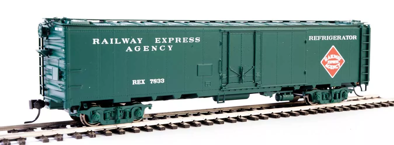 Walthers Proto 920-17318 HO Scale 50' Express Reefer Railway Express "Early" REX 7833