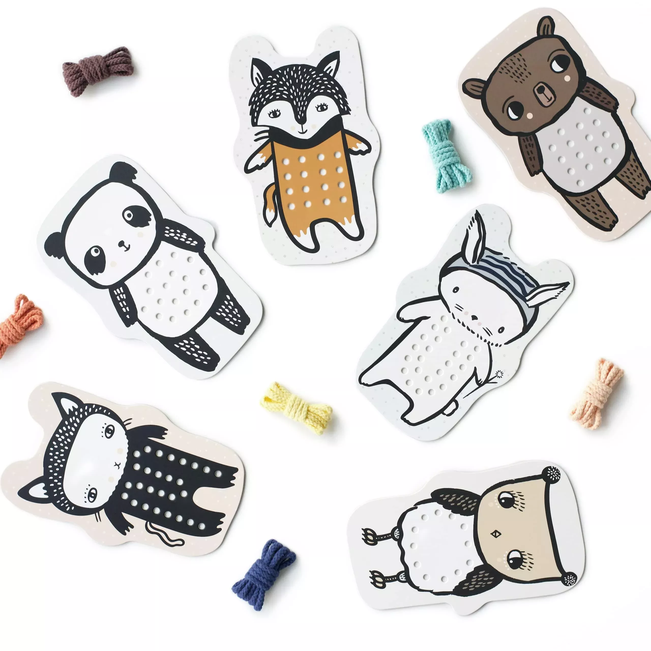 Wee Gallery Lacing Cards for Toddlers, Baby Animals, 6 Cards & L